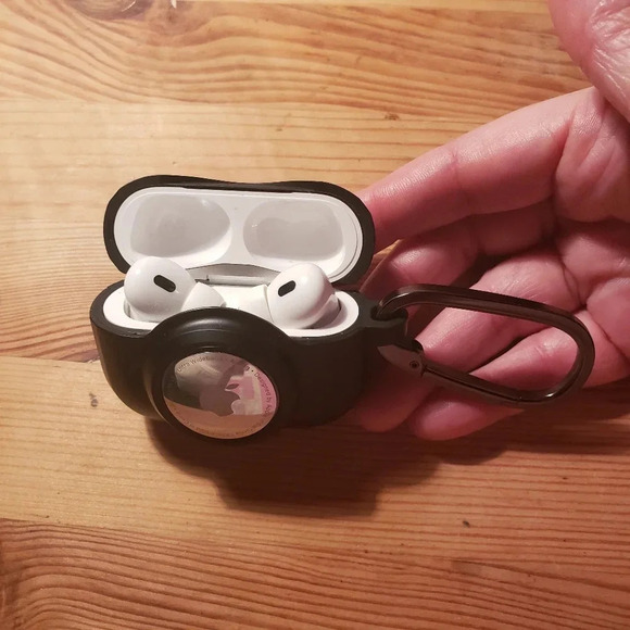 Airpod pro CASE with insert for airtag - Picture 4 of 4